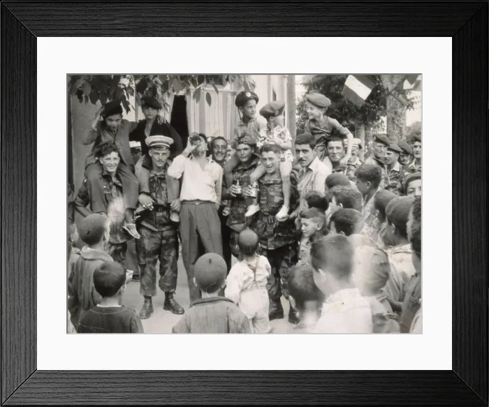 Framed Print : North Africa : as the Germans and Italians are driven out of Africa, Free French troops are welcomed back to the former French territories Date: 1943 Framed Print : North Africa : as the Germans and Italians are driven out of Africa, Free French troops are welcomed back to the former French territories Date: 1943