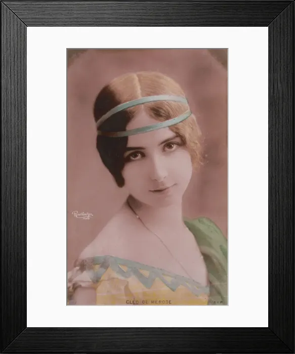 Framed Print : CLEO DE MERODE French actress and dancer who became the mistress of Leopold II, King of the Belgians Date: early 1900s Framed Print : CLEO DE MERODE French actress and dancer who became the mistress of Leopold II, King of the Belgians Date: early 1900s