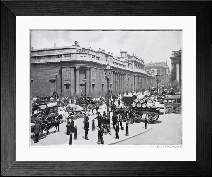 Framed Print : Looking down Threadneedle Street at the Bank of England. Date: 1901