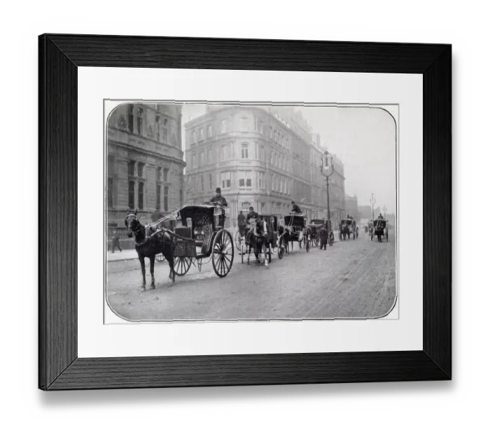 Framed Print : A cab rank in central London - a mixture of hansoms (two- wheelers) and victorias (four- wheelers). Date: 1902 Framed Print : A cab rank in central London - a mixture of hansoms (two- wheelers) and victorias (four- wheelers). Date: 1902