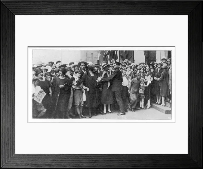 Framed Print : VALENTINO FUNERAL Framed Print : VALENTINO FUNERAL
