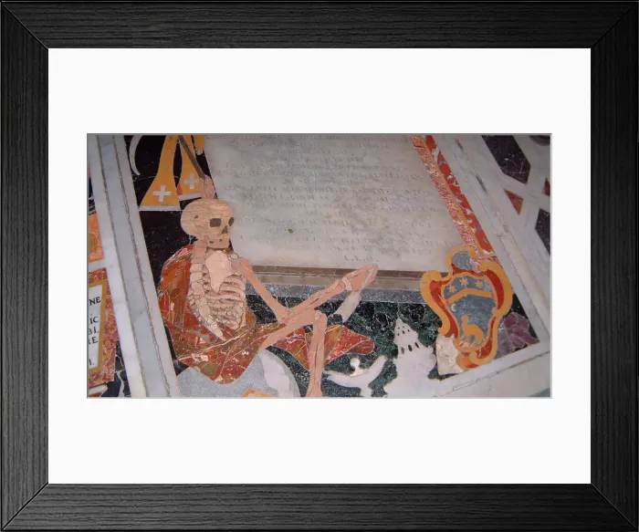 Framed Print : MARBLE TOMB / GOZO / MALTA Framed Print : MARBLE TOMB / GOZO / MALTA