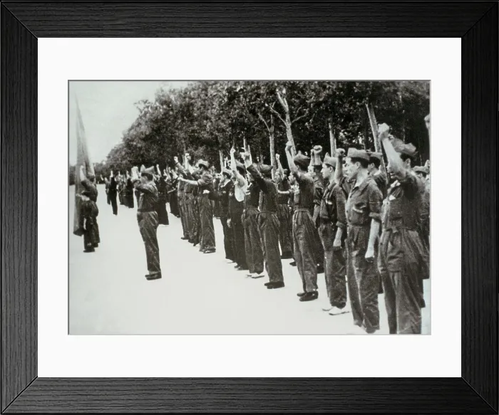 Framed Print : Spain. Civil War. Republican soldiers (1936). Photography Framed Print : Spain. Civil War. Republican soldiers (1936). Photography