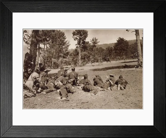 Framed Print : A machine-gun section of the Republican army (foreground) covering the advance of an infantry unit, during fighting in the Guadarrama Hills in the early stages of the Spanish Civil War. Date: 1936 Framed Print : A machine-gun section of the Republican army (foreground) covering the advance of an infantry unit, during fighting in the Guadarrama Hills in the early stages of the Spanish Civil War. Date: 1936