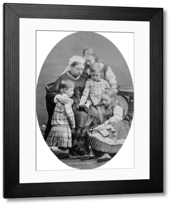 Framed Print : Queen Victora with her grandchildren Framed Print : Queen Victora with her grandchildren