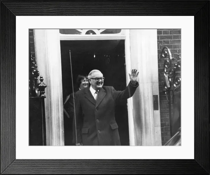 Framed Print : James Callaghan, Labour politician, outside Number 10 Framed Print : James Callaghan, Labour politician, outside Number 10