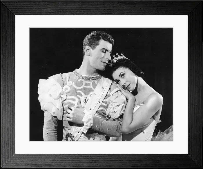 Framed Print : Margot Fonteyn dancing with Michael Somes Framed Print : Margot Fonteyn dancing with Michael Somes