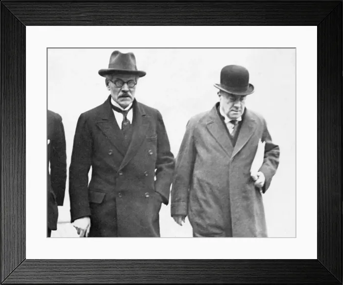 Framed Print : James Ramsay MacDonald and Stanley Baldwin Framed Print : James Ramsay MacDonald and Stanley Baldwin