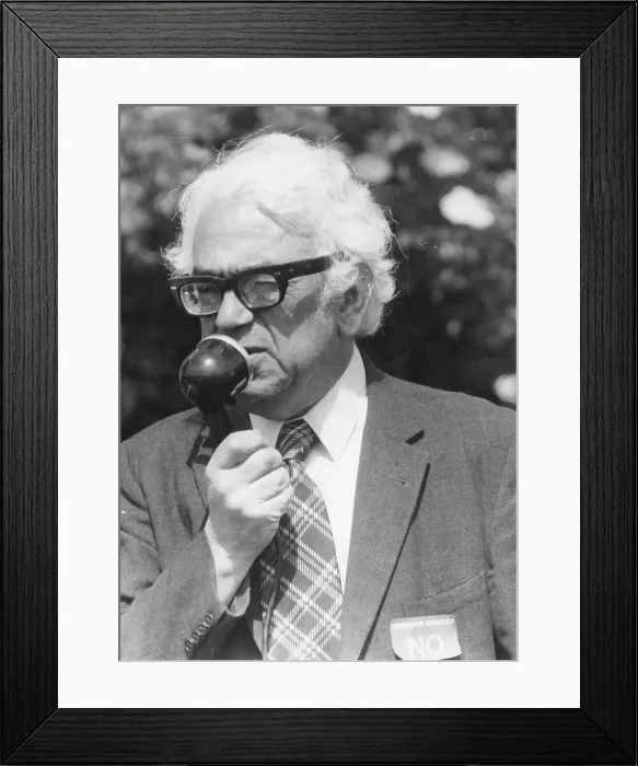 Framed Print : Ian Mikardo, British Labour politician Framed Print : Ian Mikardo, British Labour politician