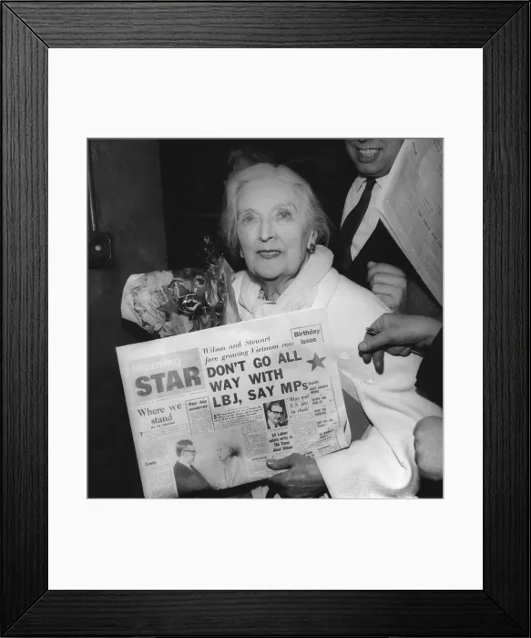 Framed Print : Sybil Thorndike, British actress of stage and screen Framed Print : Sybil Thorndike, British actress of stage and screen