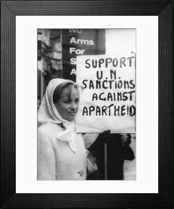 Framed Print : Sylvia Syms, English actress, in demonstration Framed Print : Sylvia Syms, English actress, in demonstration