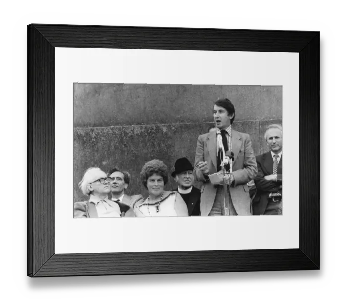 Framed Print : David Steel giving a speech, Michael Foot listening Framed Print : David Steel giving a speech, Michael Foot listening