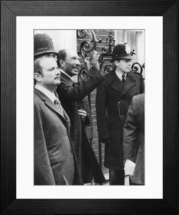 Framed Print : Anwar Sadat, Egyptian President, on a visit to London Framed Print : Anwar Sadat, Egyptian President, on a visit to London