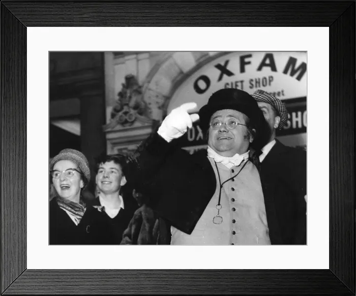 Framed Print : Secombe Harry Sir 1921 2001 Welsh Entertainer Framed Print : Secombe Harry Sir 1921 2001 Welsh Entertainer