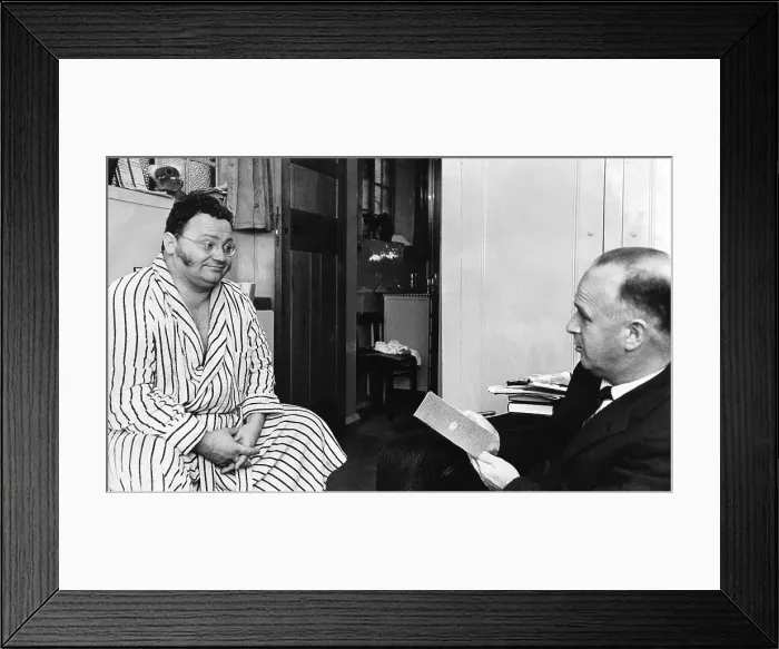 Framed Print : Harry Secombe, Welsh entertainer and singer Framed Print : Harry Secombe, Welsh entertainer and singer