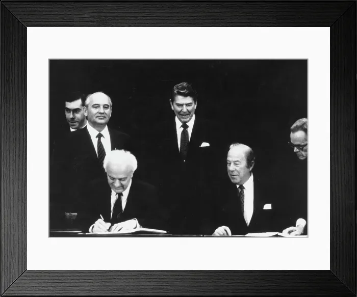 Framed Print : Ronald Reagan, Mikhail Gorbachev and others, Geneva Framed Print : Ronald Reagan, Mikhail Gorbachev and others, Geneva
