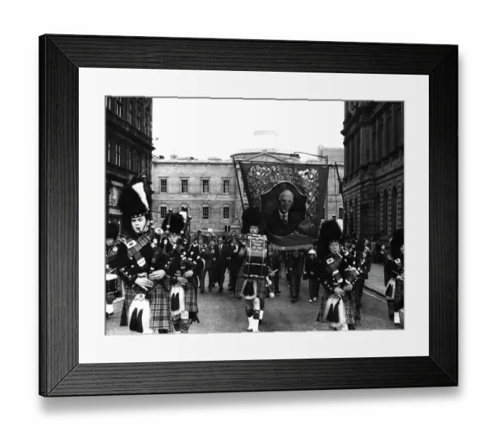 Framed Print : Bilston Glen Pipe Band March Banner National Framed Print : Bilston Glen Pipe Band March Banner National