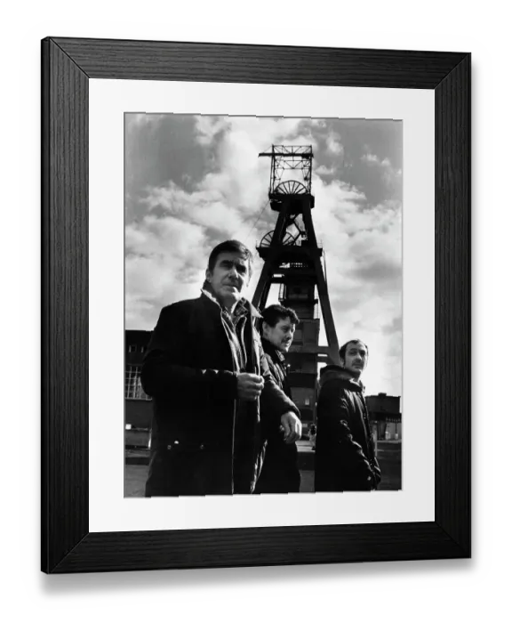 Framed Print : Pickets at Snowdown Colliery Framed Print : Pickets at Snowdown Colliery