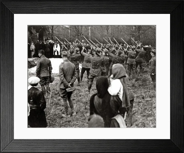 Framed Print : Funeral of Manfred von Richthofen, WW1 Framed Print : Funeral of Manfred von Richthofen, WW1