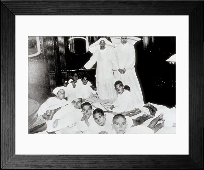 Framed Print : Spanish Civil War (1936-1939). Evacuation of Framed Print : Spanish Civil War (1936-1939). Evacuation of
