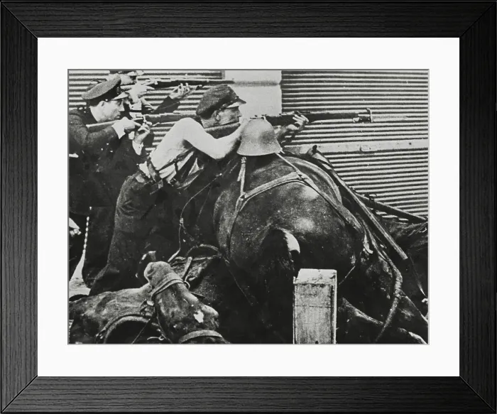Framed Print : Spanish Civil War. Fights in Barcelona (19th) Framed Print : Spanish Civil War. Fights in Barcelona (19th)