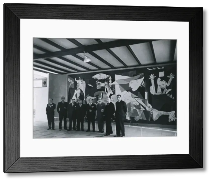 Framed Print : Spanish Civil War. Republican side. Organizers Framed Print : Spanish Civil War. Republican side. Organizers