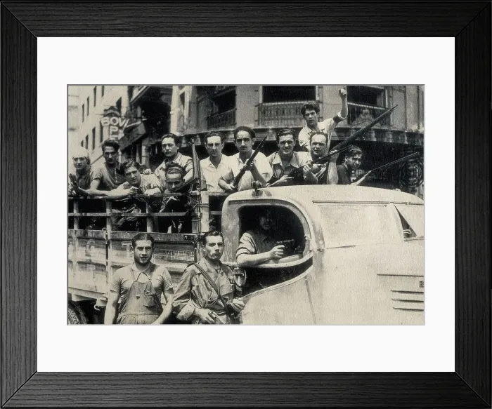 Framed Print : Spanish Civil War (1936-1939). Militia marching Framed Print : Spanish Civil War (1936-1939). Militia marching