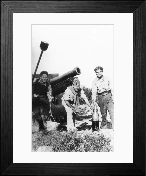 Framed Print : Spanish Civil War (1936-1939). Gun shooting over Framed Print : Spanish Civil War (1936-1939). Gun shooting over
