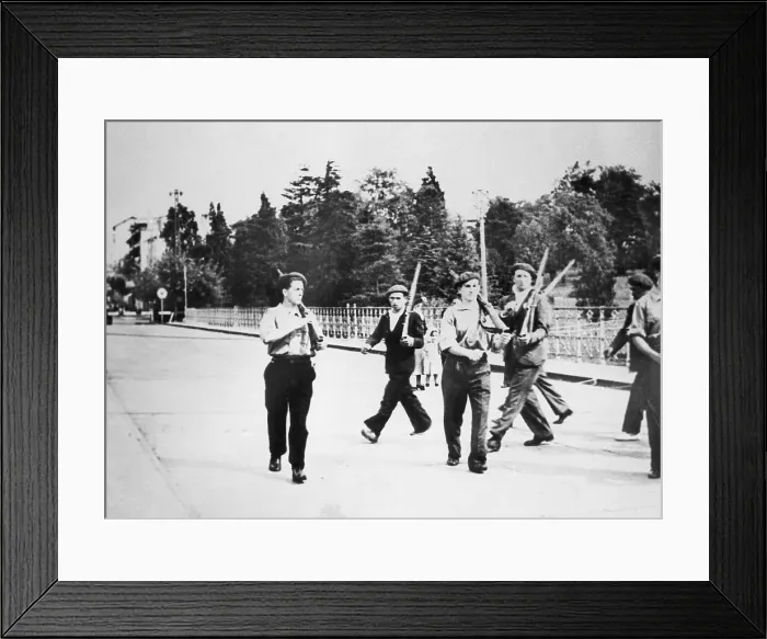 Framed Print : Spanish Civil War (1936-1939). Irun. Militia Framed Print : Spanish Civil War (1936-1939). Irun. Militia