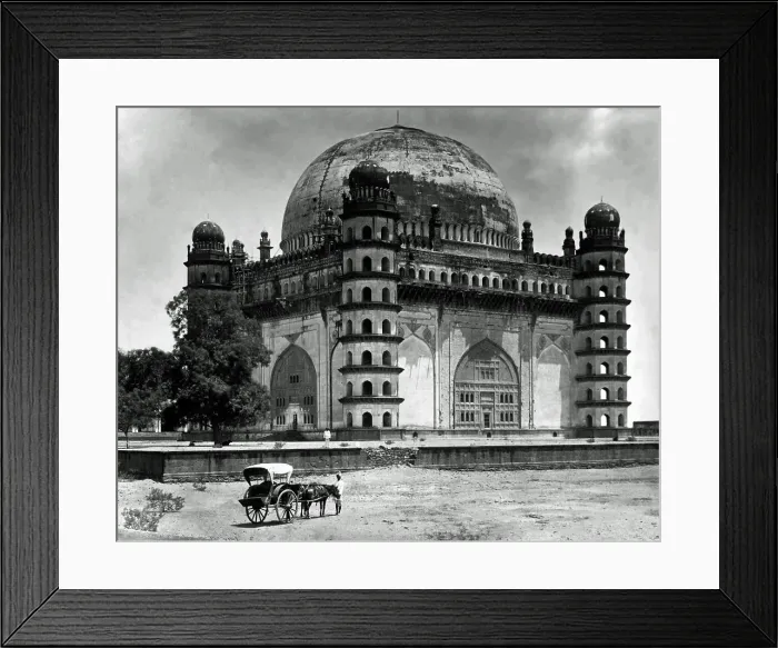 Framed Print : Gol Gumbaz, Bijapur, Karnataka, India Framed Print : Gol Gumbaz, Bijapur, Karnataka, India