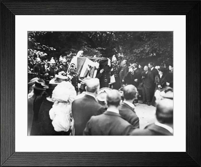Framed Print : Funeral of Captain Sir Eyre Massey Shaw, London Framed Print : Funeral of Captain Sir Eyre Massey Shaw, London