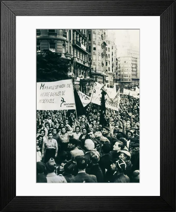 Framed Print : Spain. Civil War. Demonstration in Madrid Framed Print : Spain. Civil War. Demonstration in Madrid