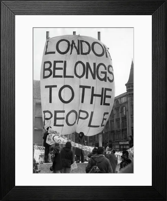 Framed Print : Squatters at Centrepoint, Central London Framed Print : Squatters at Centrepoint, Central London