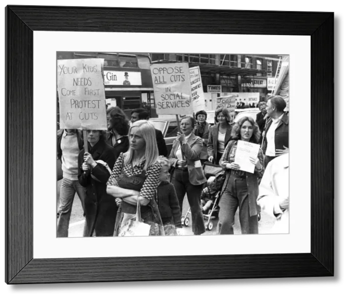 Framed Print : People campaigning against cuts, Ilford, Essex Framed Print : People campaigning against cuts, Ilford, Essex
