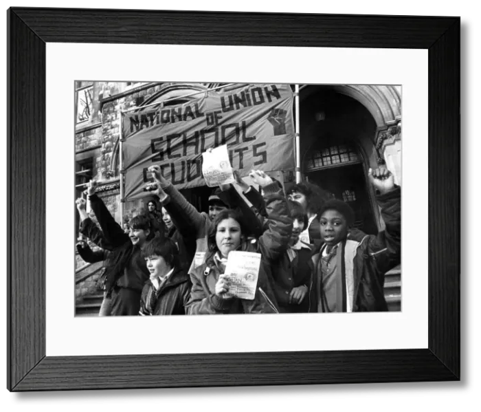 Framed Print : Children campaigning against education cuts, Ealing Framed Print : Children campaigning against education cuts, Ealing