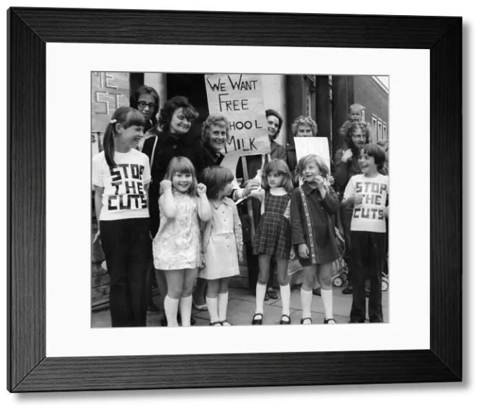 Framed Print : Children campaigning against cuts in free school milk Framed Print : Children campaigning against cuts in free school milk