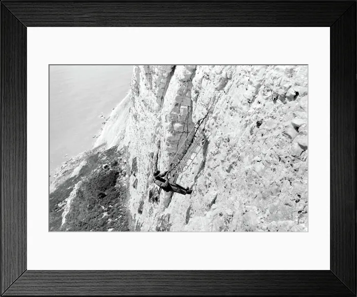 Framed Print : Beachy Head, near Eastbourne, Sussex Framed Print : Beachy Head, near Eastbourne, Sussex