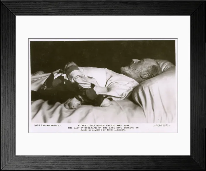 Framed Print : King Edward VII on his death bed Framed Print : King Edward VII on his death bed