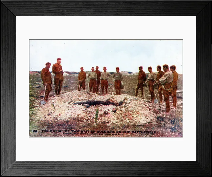 Framed Print : Burial of two British soldiers on the battlefield, WW1 Framed Print : Burial of two British soldiers on the battlefield, WW1