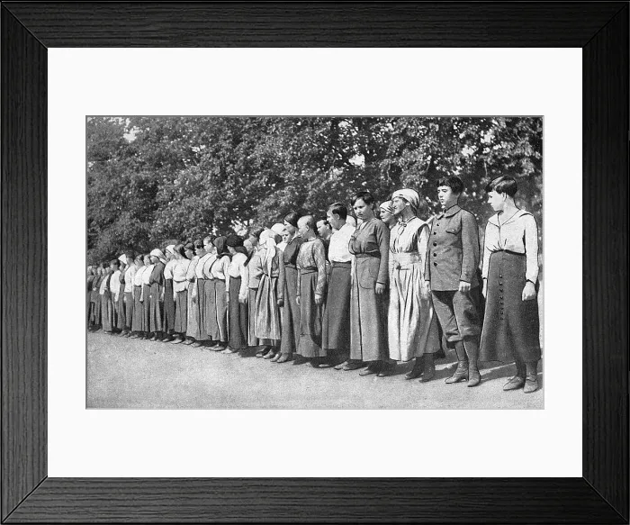 Framed Print : Women enlisting in Women's Battalion, Russia, WW1 Framed Print : Women enlisting in Women's Battalion, Russia, WW1