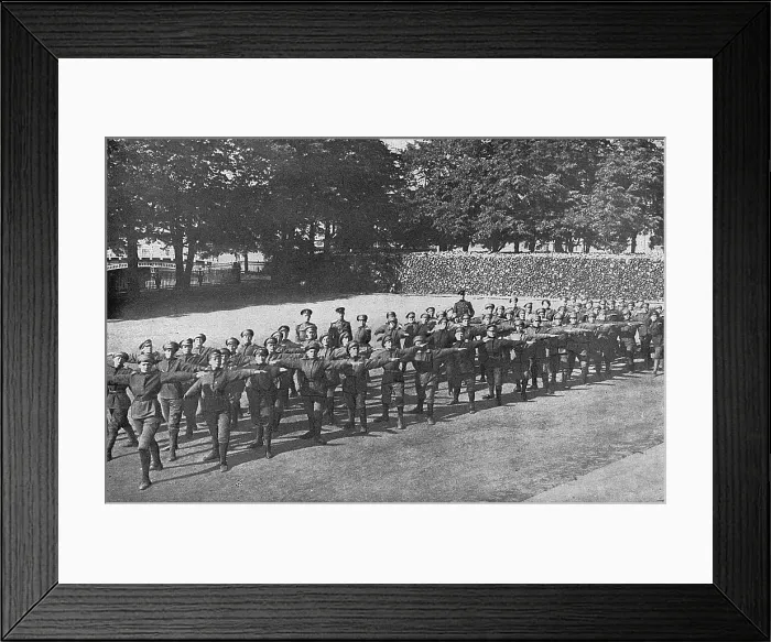 Framed Print : Women's Battalion of Death, Russia, WW1 Framed Print : Women's Battalion of Death, Russia, WW1