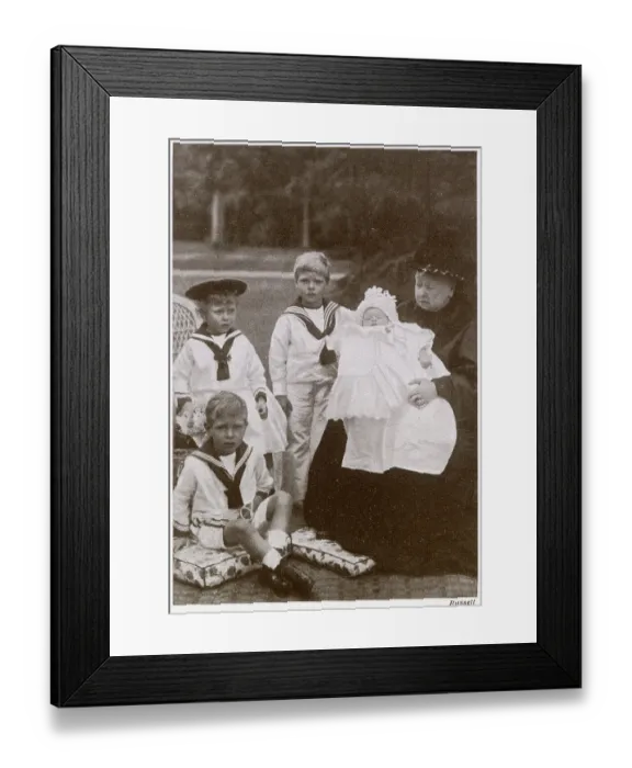 Framed Print : Queen Victoria with her four great-grandchildren 1900 Framed Print : Queen Victoria with her four great-grandchildren 1900