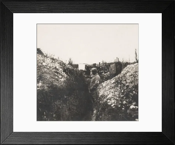 Framed Print : Soldier in a trench on the Western Front, WW1 Framed Print : Soldier in a trench on the Western Front, WW1