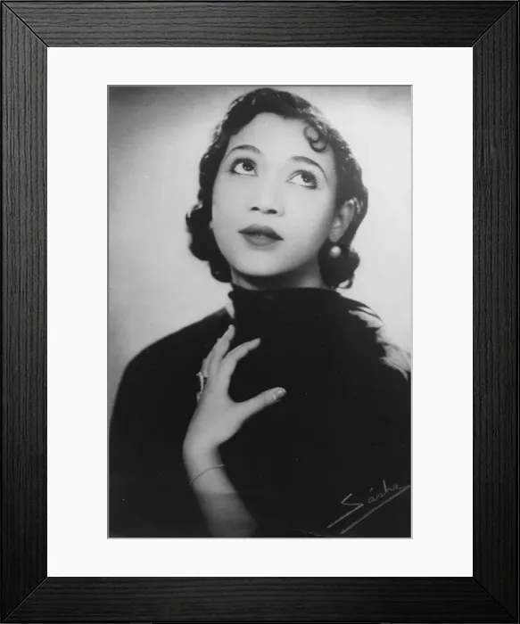 Framed Print : Elisabeth Welch studio portrait by Sasha, London Framed Print : Elisabeth Welch studio portrait by Sasha, London