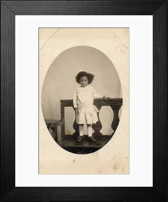 Framed Print : Esther Bruce in Fulham, London