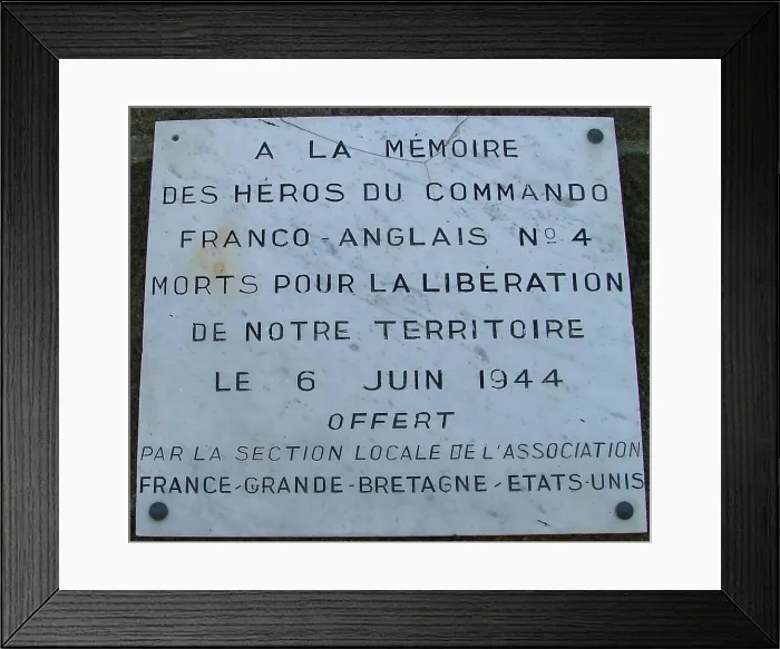 Framed Print : No 4 Commando Memorial Plaque, Ouistreham Framed Print : No 4 Commando Memorial Plaque, Ouistreham