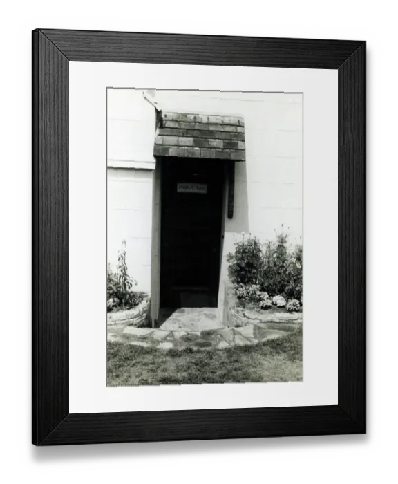 Framed Print : Photograph of Sun PH, Clapham, London Framed Print : Photograph of Sun PH, Clapham, London