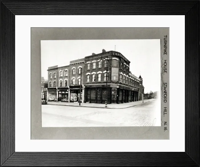 Framed Print : Photograph of Turnpike House PH, Stamford Hill, London Framed Print : Photograph of Turnpike House PH, Stamford Hill, London