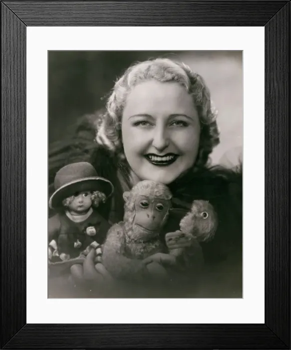 Framed Print : Tessie O'Shea - Welsh entertainer, singer and actress Framed Print : Tessie O'Shea - Welsh entertainer, singer and actress