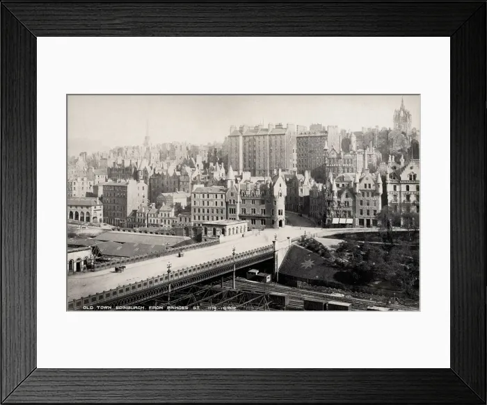 Framed Print : The Old Town in Edinburgh from Princes Street, Scotland Framed Print : The Old Town in Edinburgh from Princes Street, Scotland